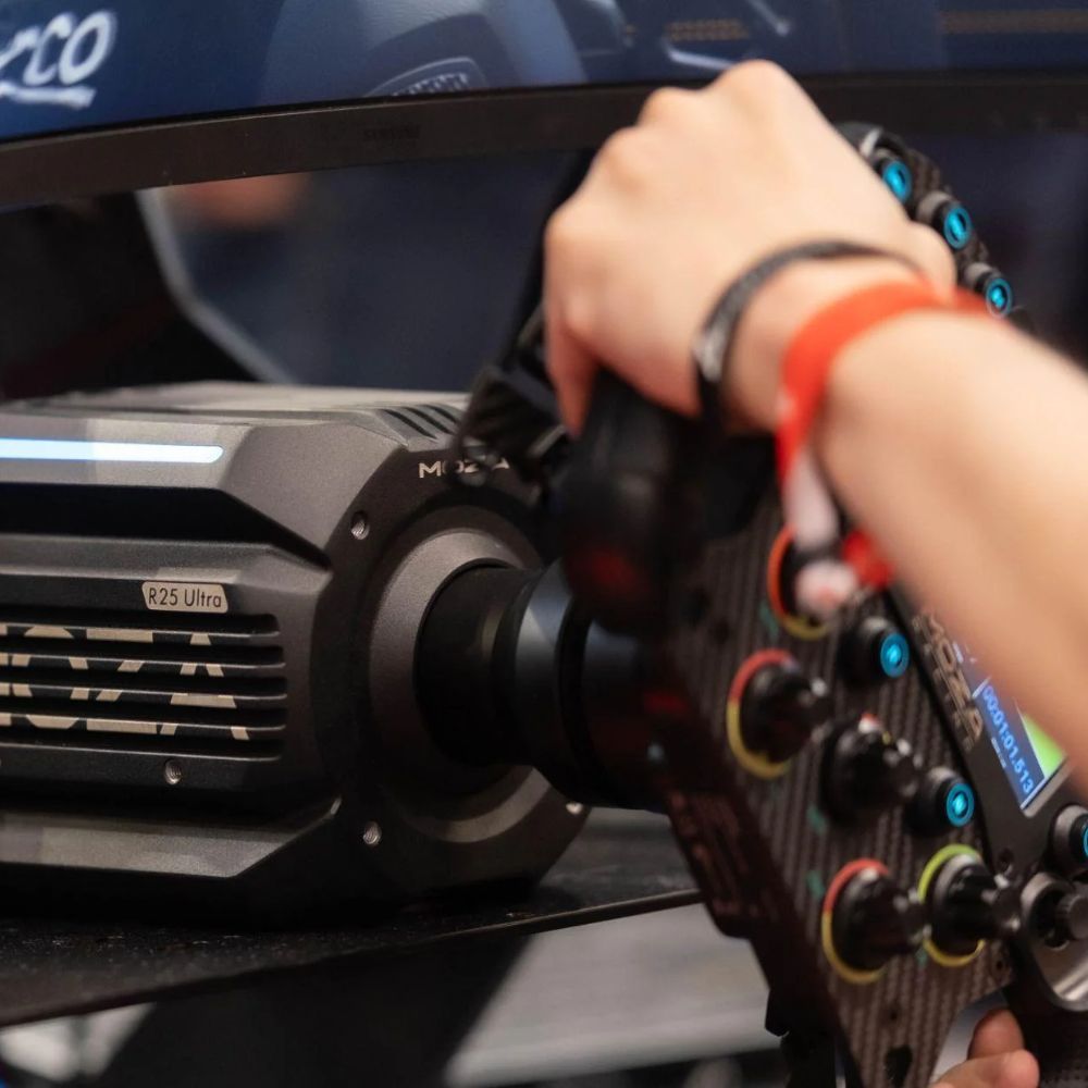 bundle MOZA R25 Ultra avec volant FSR2