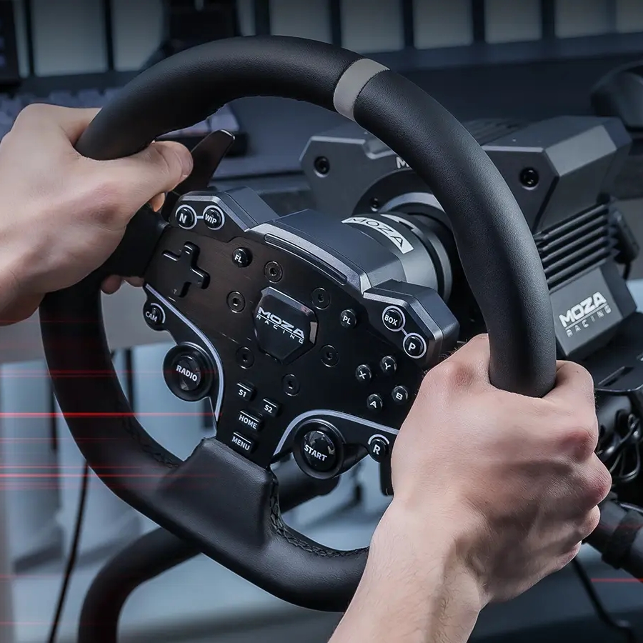 Volant MOZA ES avec base R5 sur cockpit
